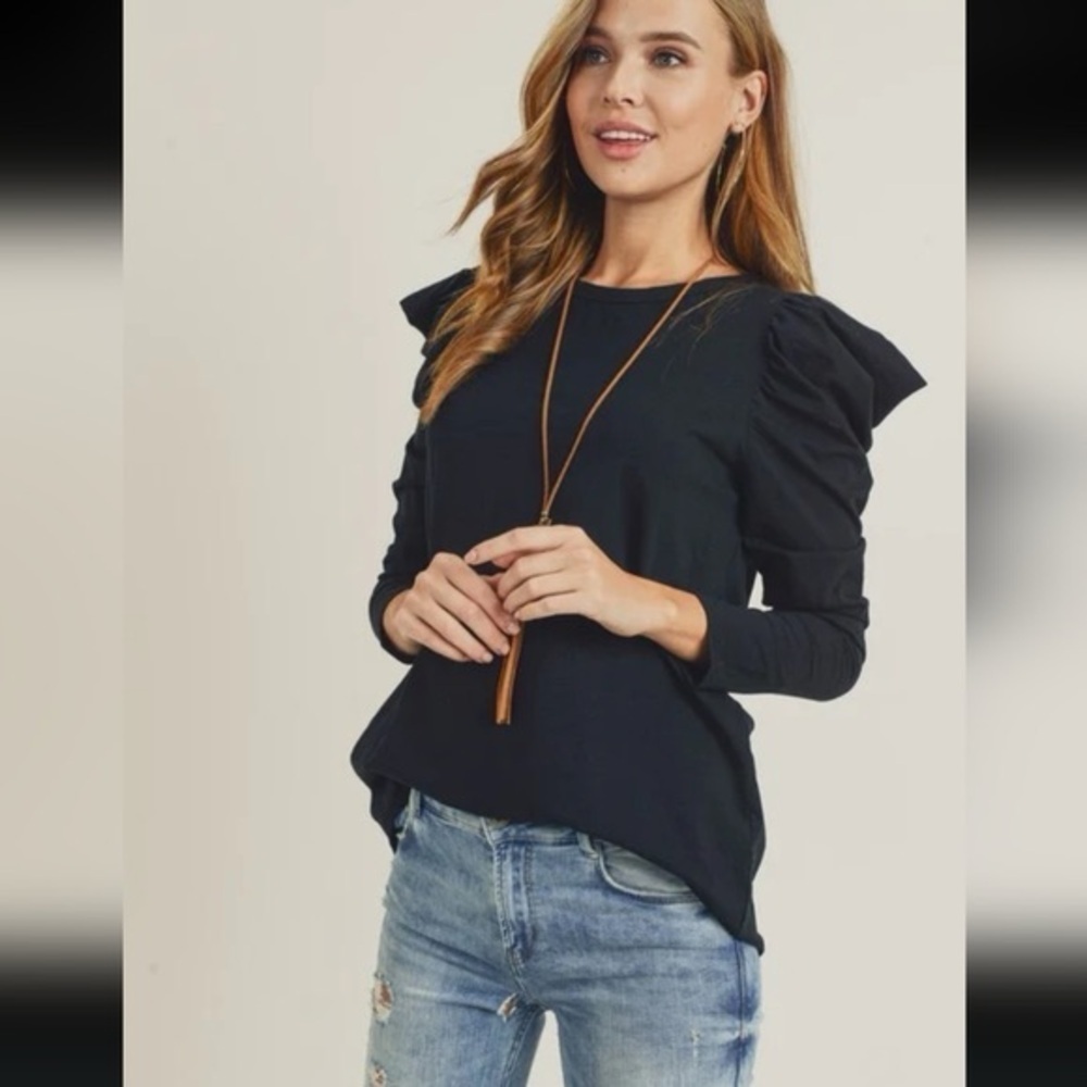DOE & RAE Women’s Black Puff Long Sleeve Top